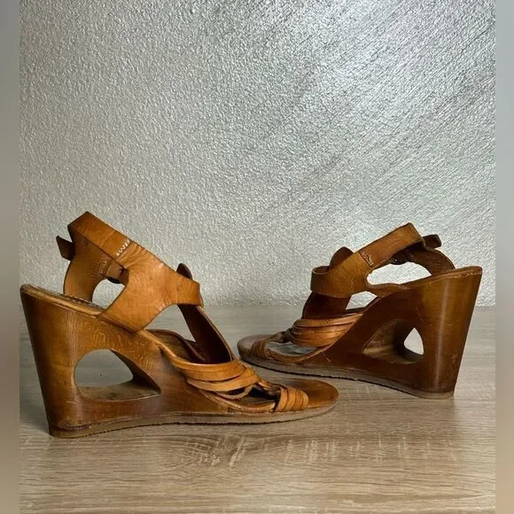 Frye Gabriella 7.5B Cut-Out Wedge Slingback T-Strap Woven Leather Sandals - Picture 6 of 14